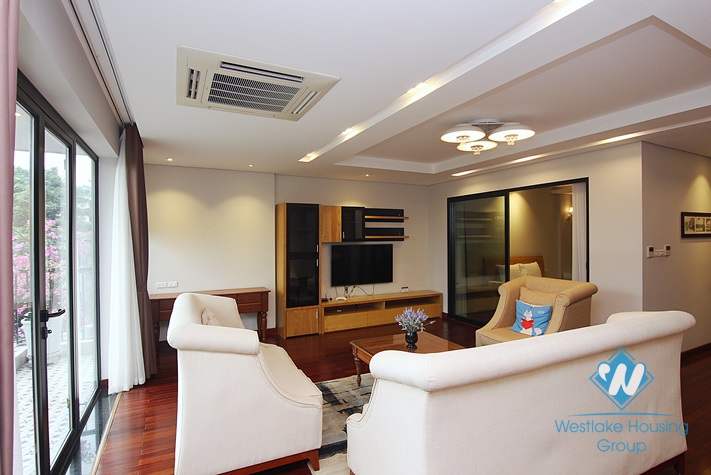 Modern apartment with 02 bedrooms for rent in Xuan dieu st, Tay Ho area